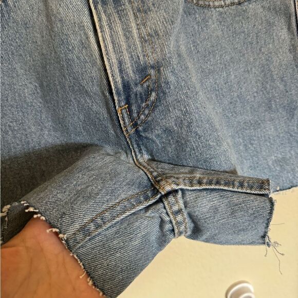 Levi’s‎ 550 Raw Hem Denim Shorts Sz 29 Light Wash - Picture 4 of 7